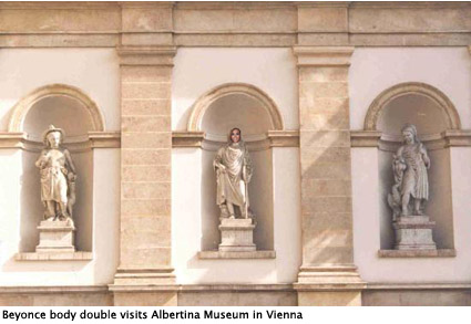 beyoncestatues-by-the-albertina beyoncestatues-by-the-albertina